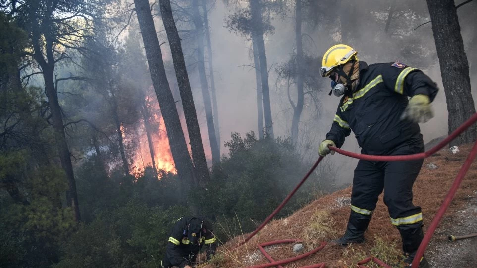 Εκπρόσωπος Πυροσβεστικής: Περιμένουμε αύξηση των ανέμων μετά τις 11 αλλά είμαστε αισιόδοξοι